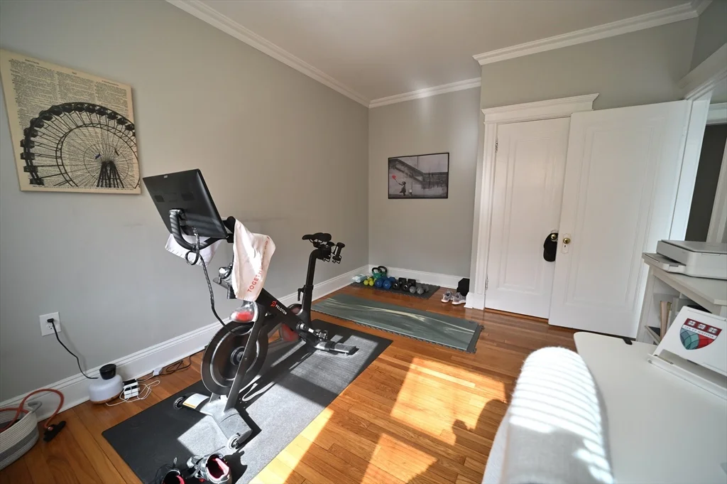 9 Greenway Ct, North Brookline