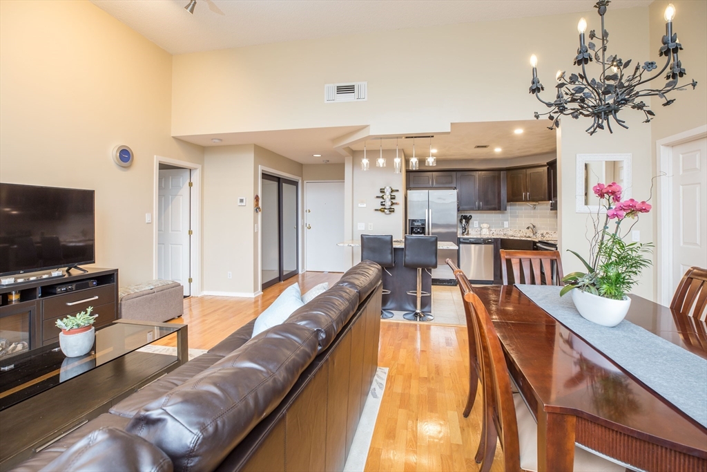 51 Pettee St, Newton Upper Falls