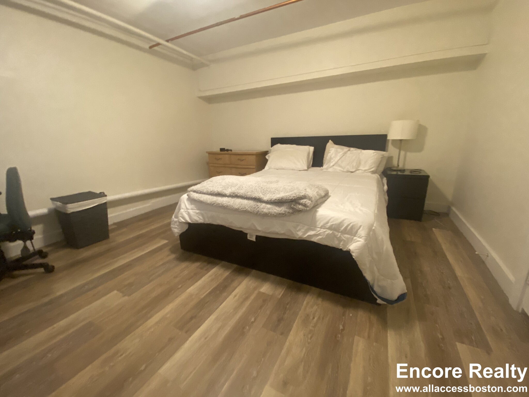 1589 Beacon St, Brookline