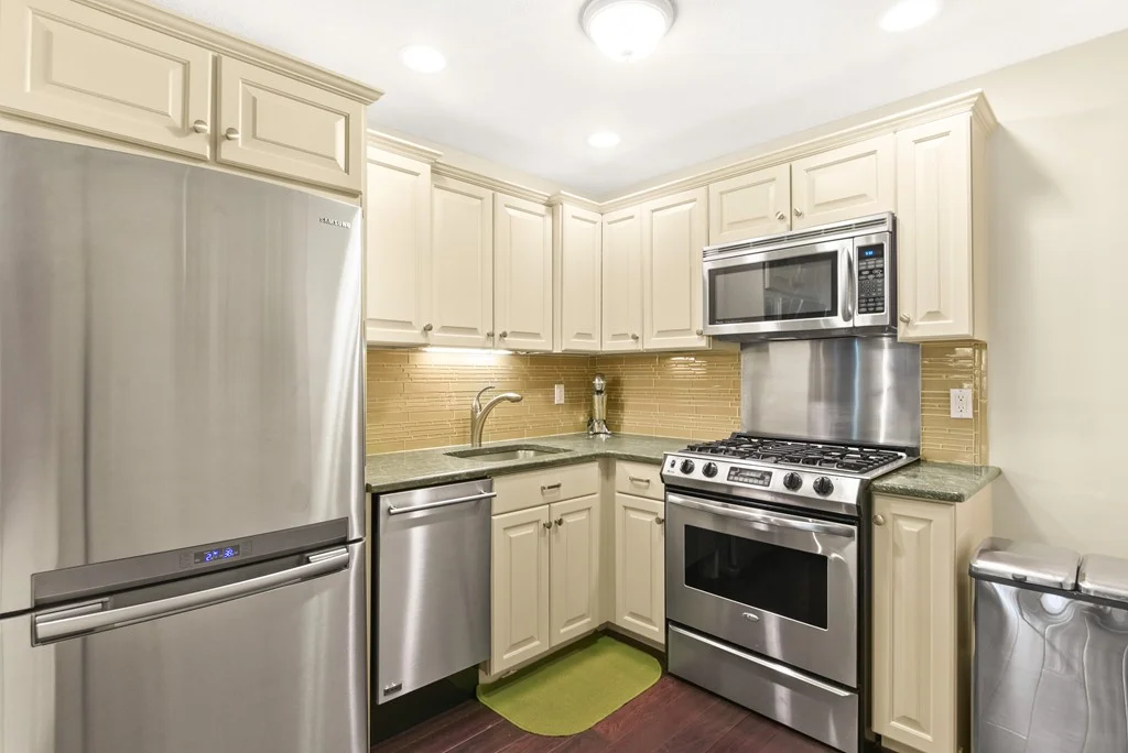 239 Main St, Reading