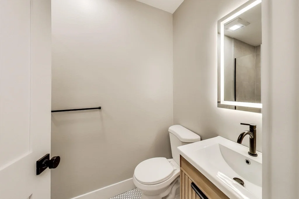 35 Delle Ave, Mission Hill