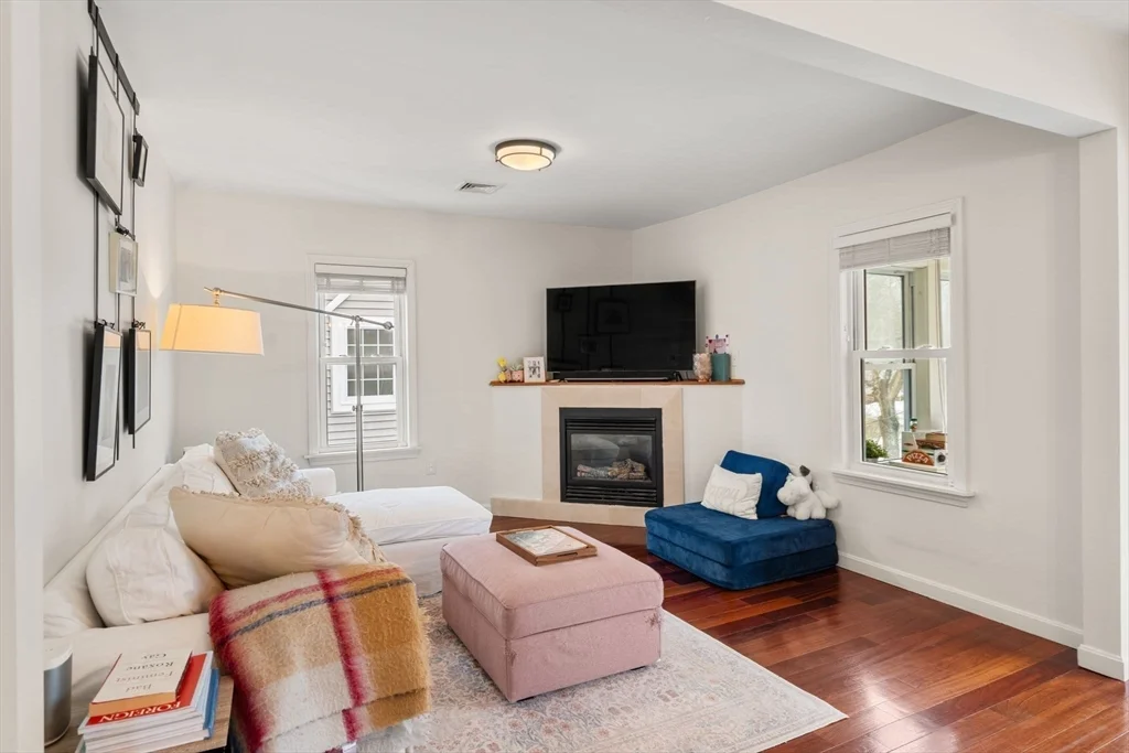 7 Quincy St, Watertown