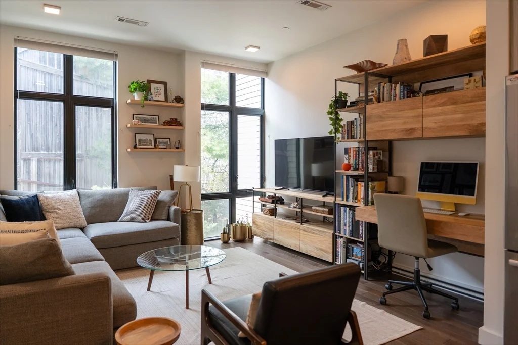 2 Sinclair Rd, Allston