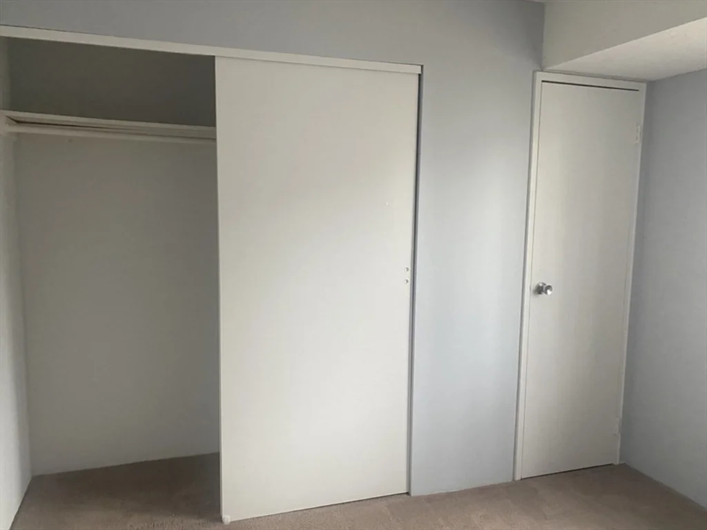 59 Village Brook Ln, Natick