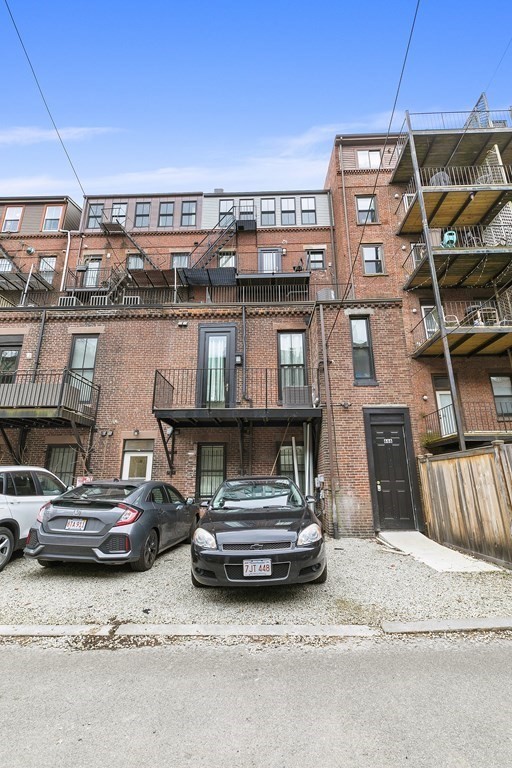 666 Massachusetts Ave, South End