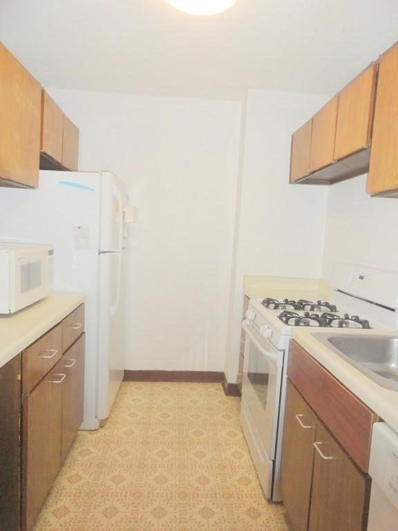 77 Pond Ave, Brookline Village