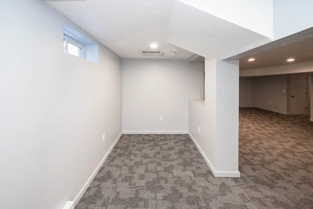 4 Cyrus Way, Northborough