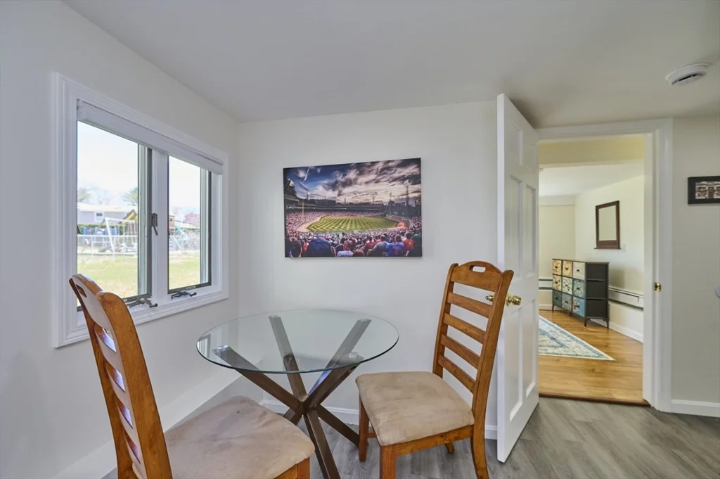 37 Locust St, Burlington