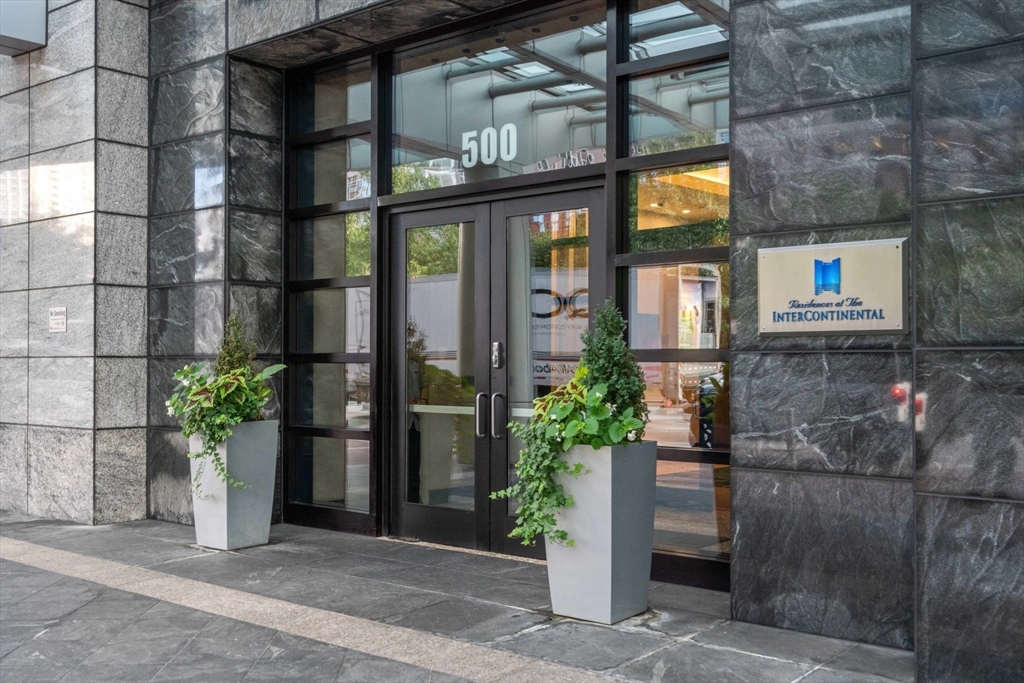 500 Atlantic Ave, Waterfront