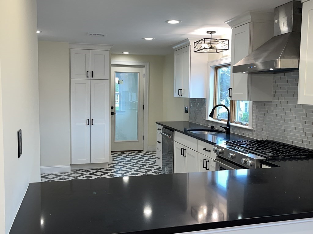 8 Lyman Ave, Medford