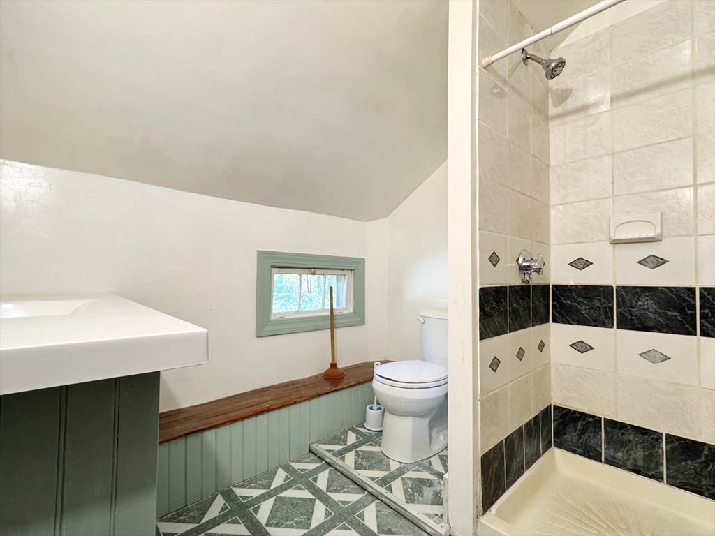 563 N Washington, North Attleboro