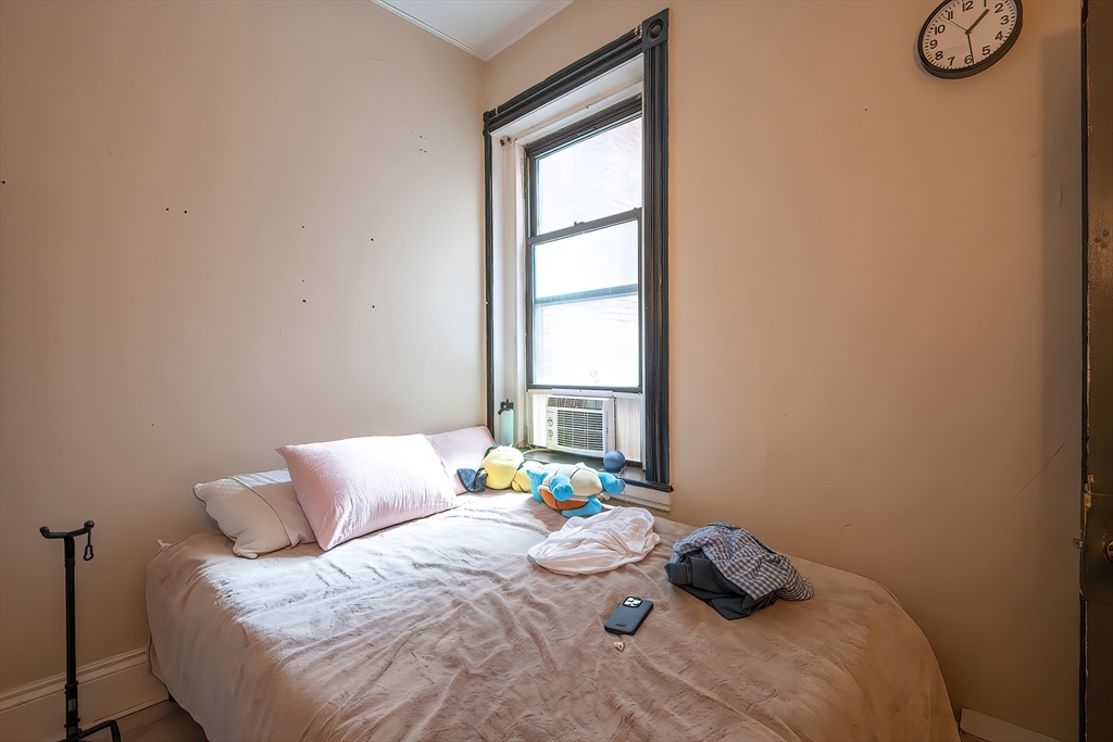 5 Linden St, Allston