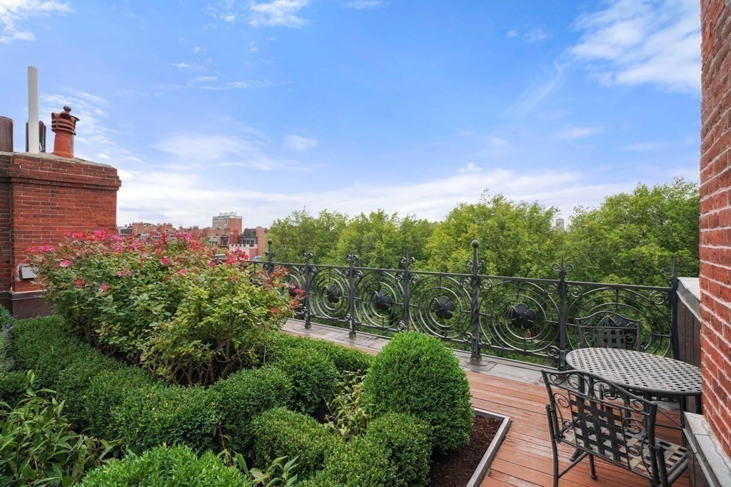 132 Commonwealth Ave, Back Bay