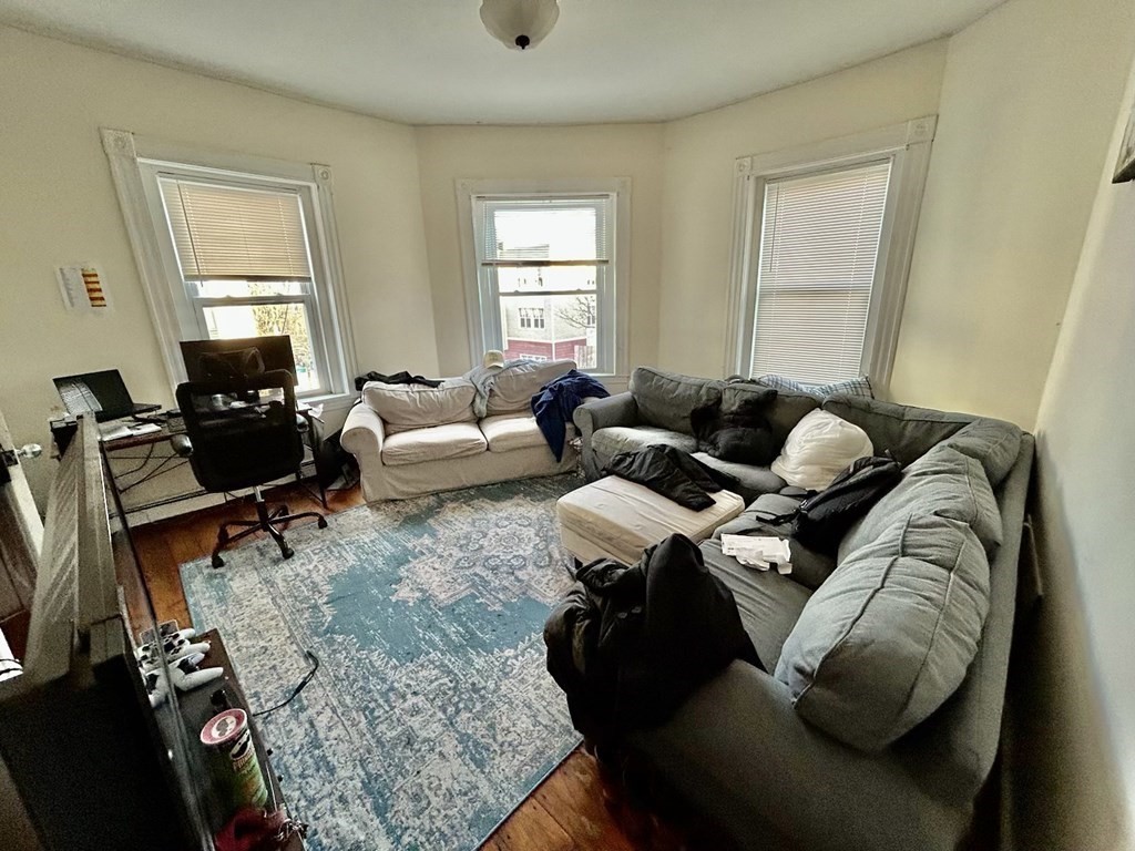 111 H St, South Boston