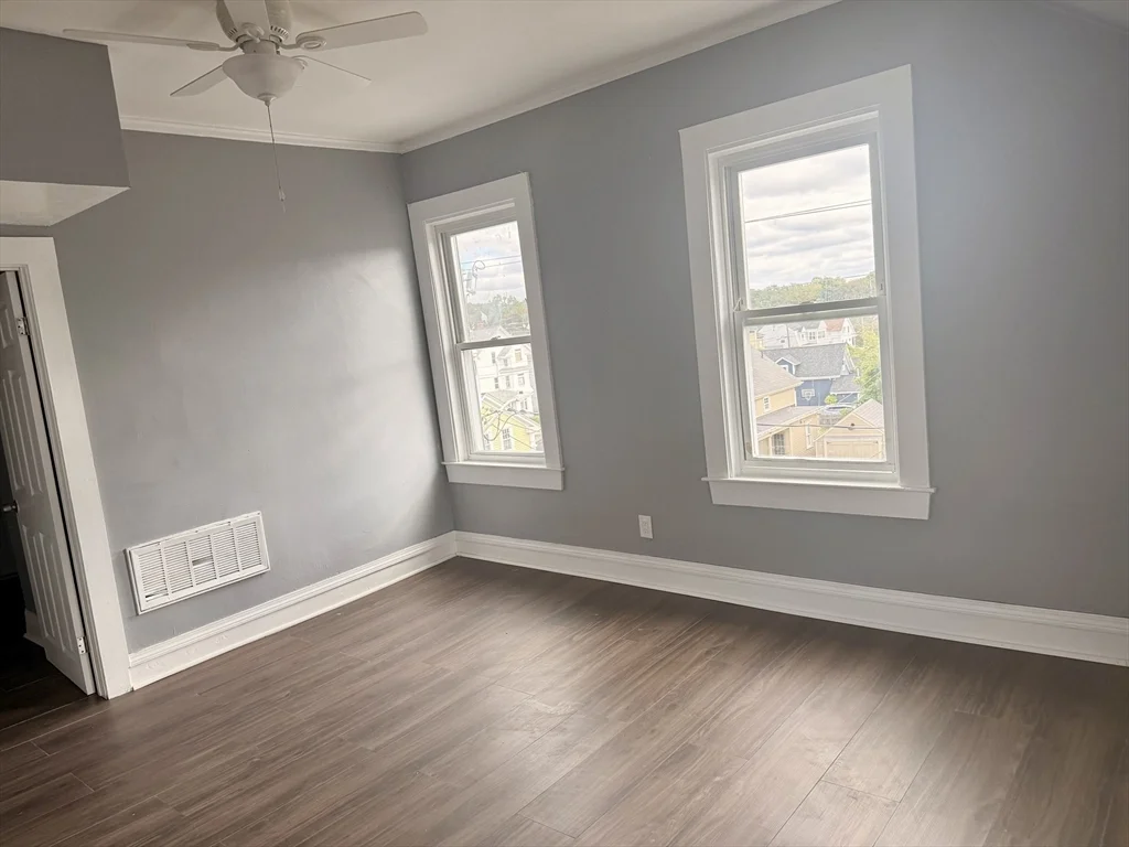 270 Stetson St, Fall River