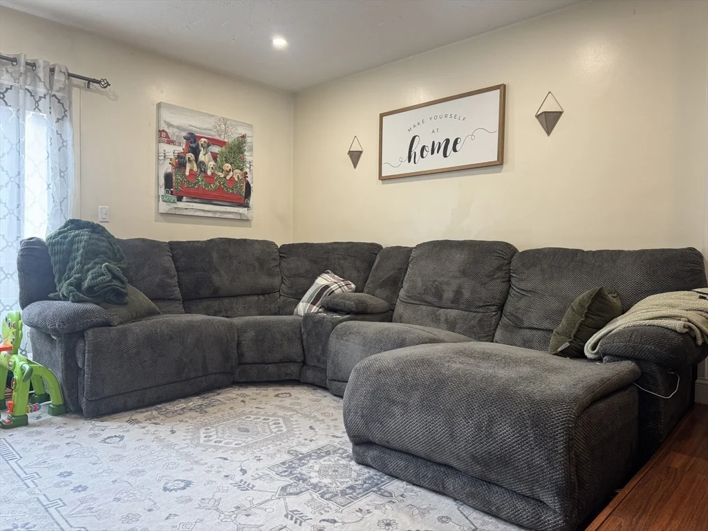 909 Pleasant St, Weymouth