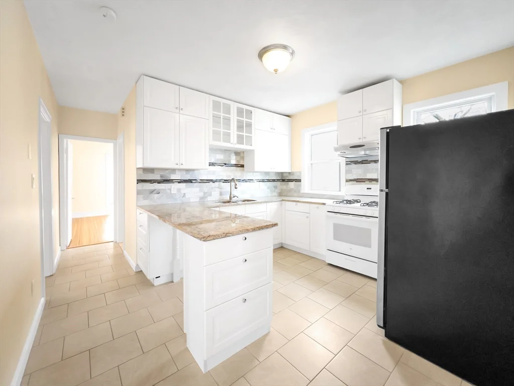 24 Montvale St, Roslindale