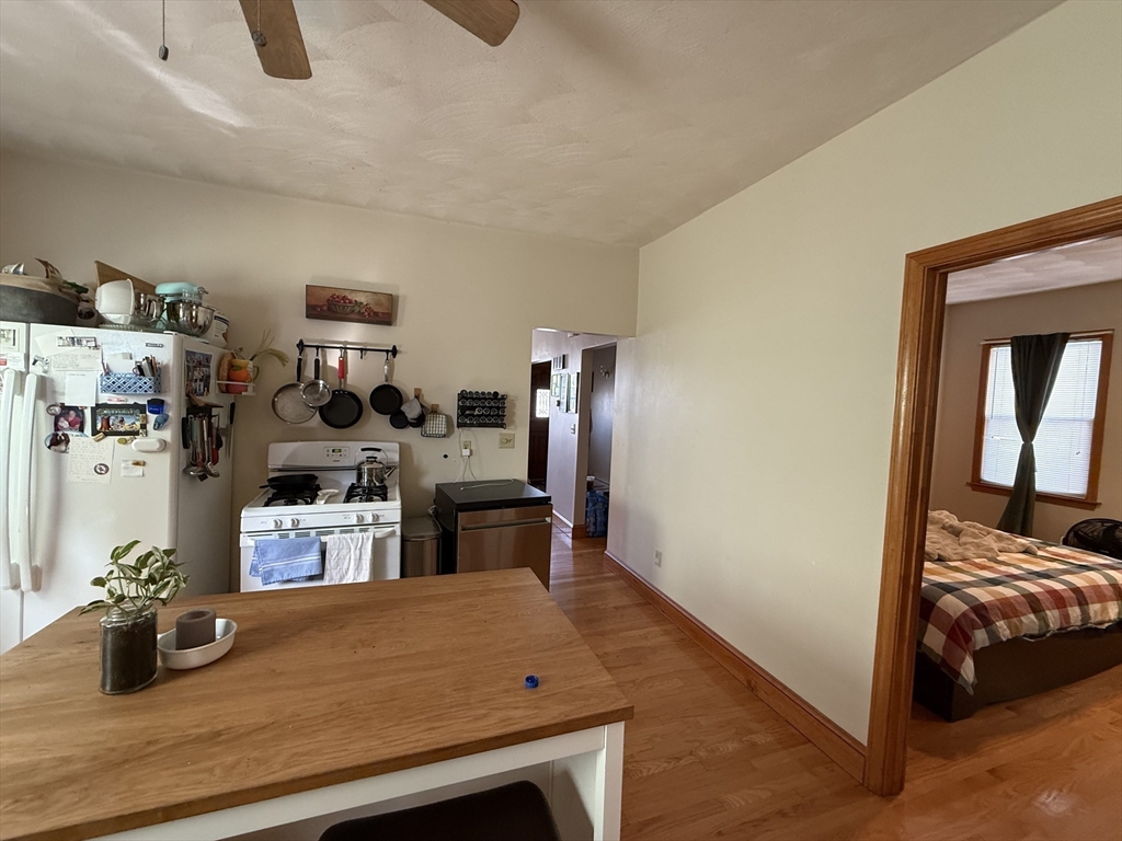 9 Rossmore St, Somerville