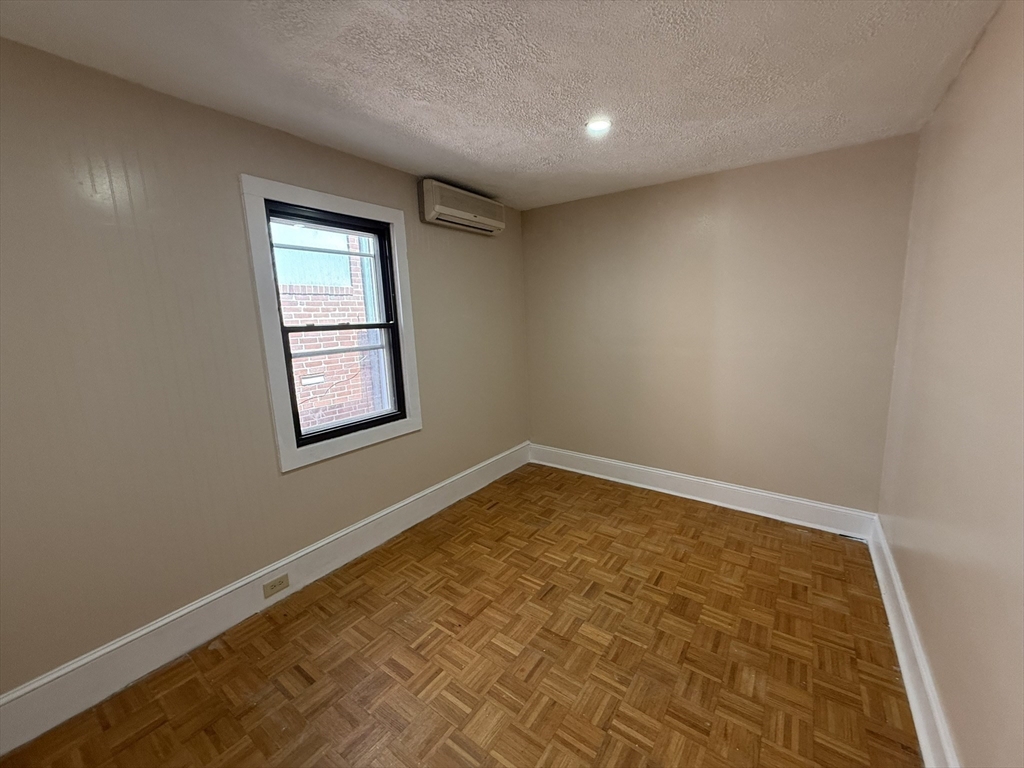 68 Court St, Plymouth