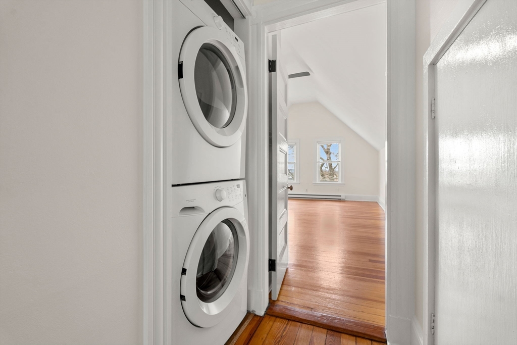 94 Bartlett St, Magoun Square