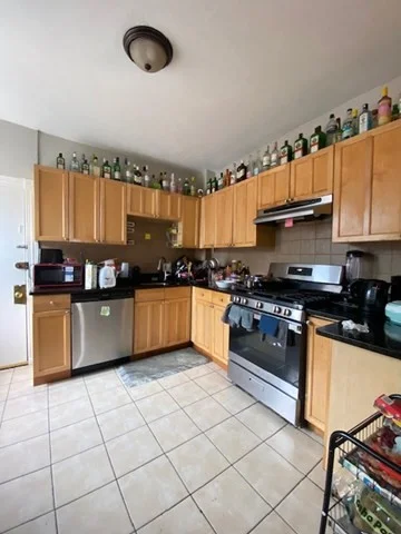 10 Glenville Ave, Allston