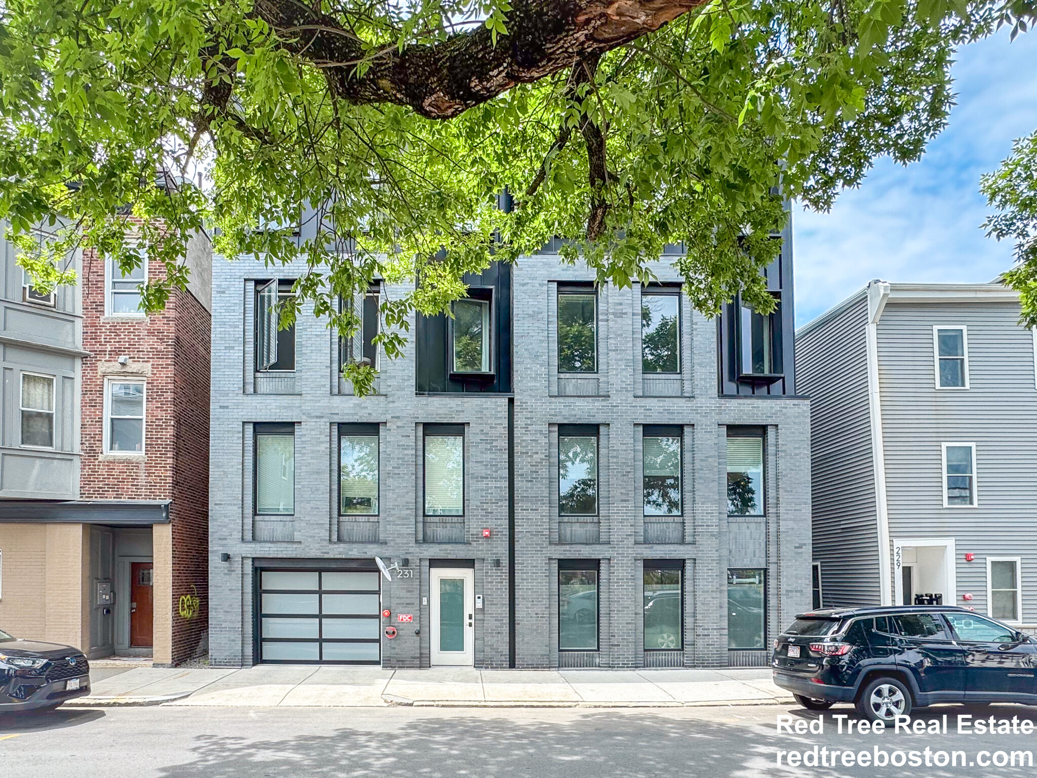 231 Maverick St, East Boston