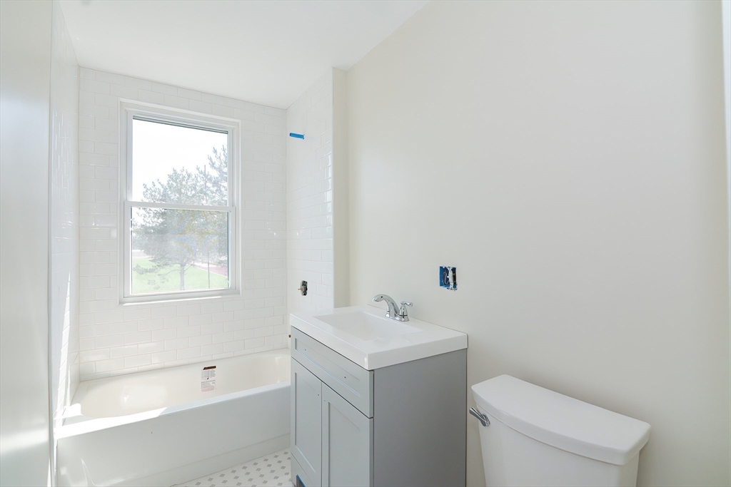 350 King St, Springfield