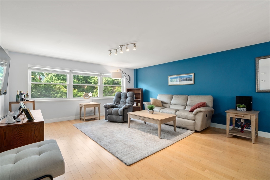 1600 Beacon St, Brookline