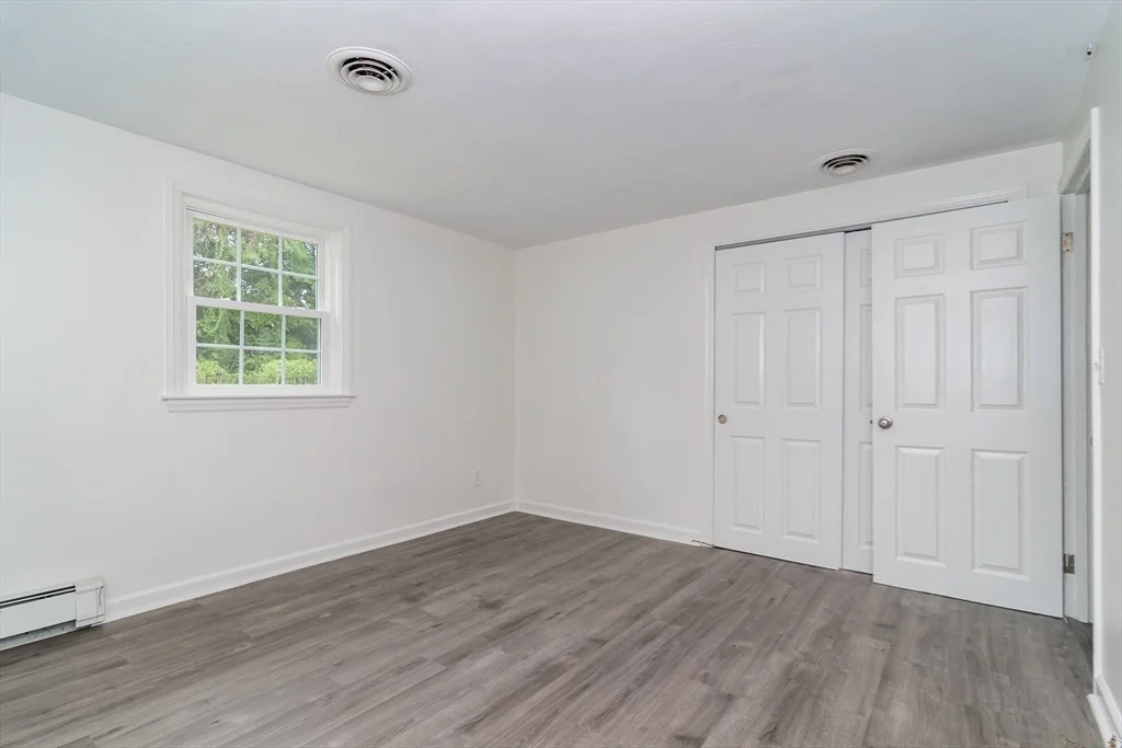 22 Wethersfield Rd, Natick