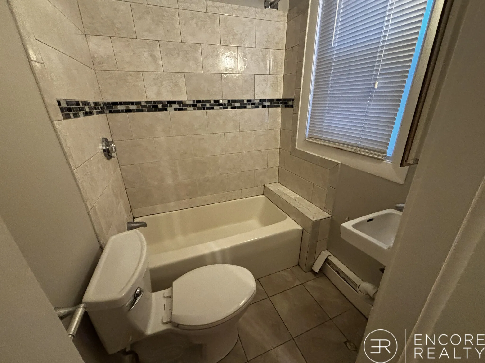 26 John F Kennedy St, Riverside