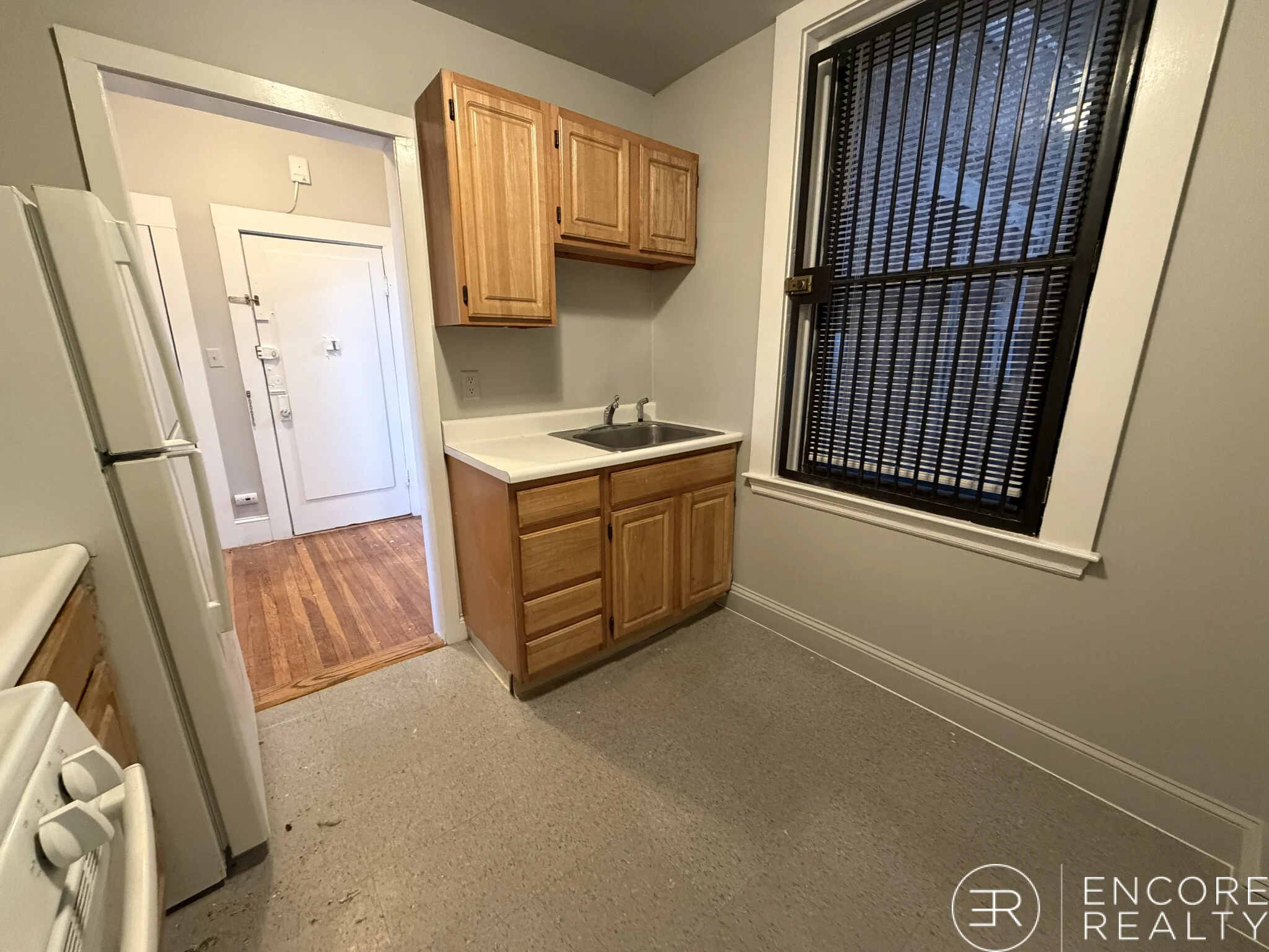 376 Riverway, Mission Hill