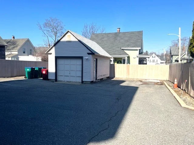 102-104 Fourth Ave, Lowell