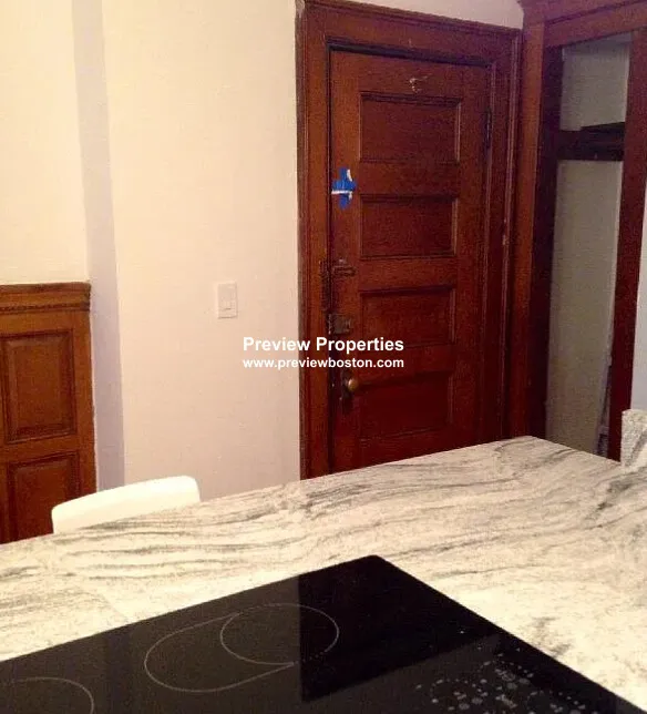 849 Beacon St, Fenway