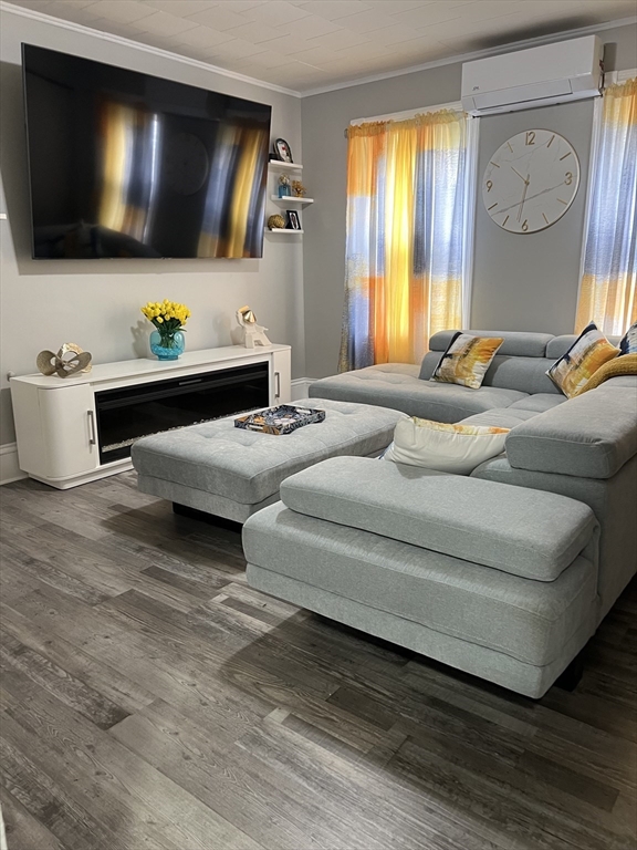 128 Dartmouth, South