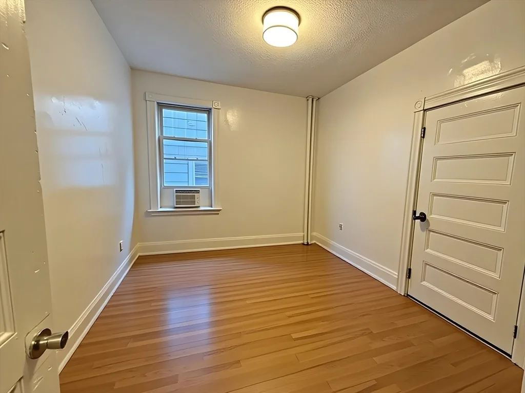 34 Cherokee, Mission Hill