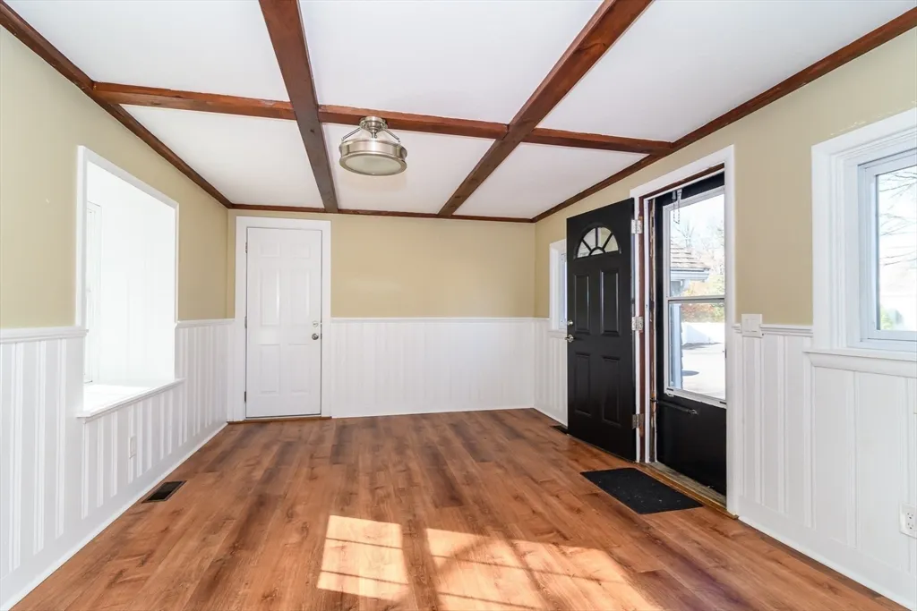 7 Ferndale Rd, Natick