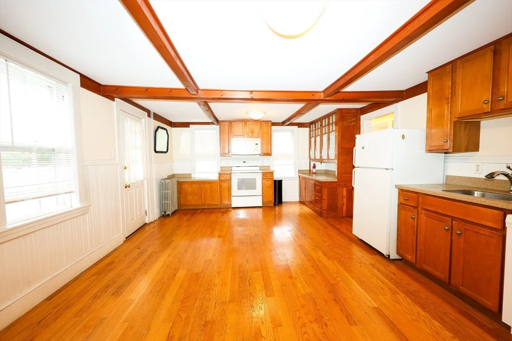 148 Neponset, Canton