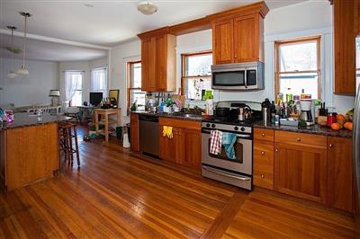 30 Hawthorne St, Davis Square