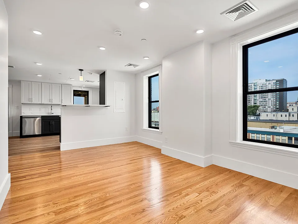 434 Massachusetts Ave, South End