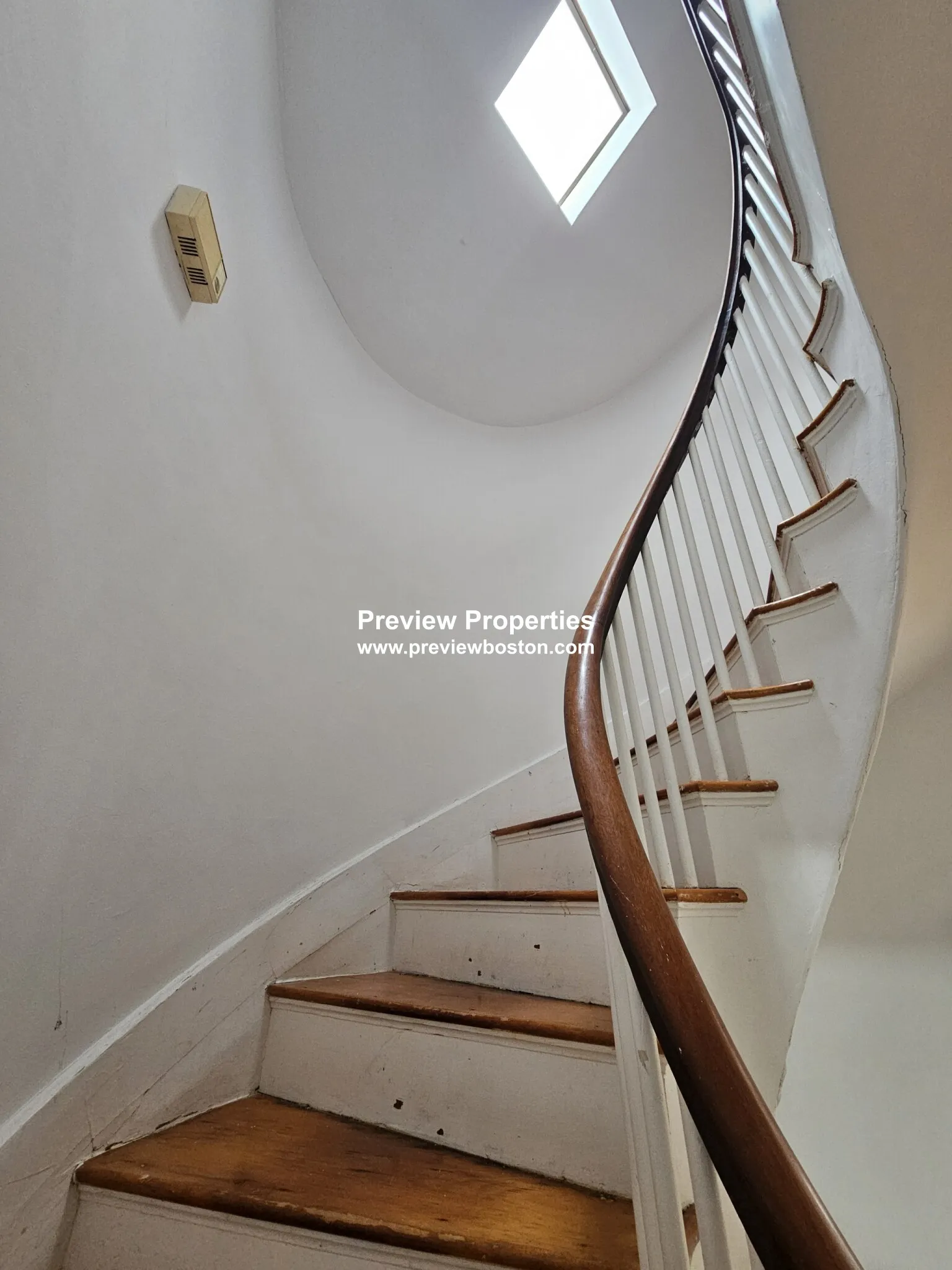 300 Faneuil St, Oak Square