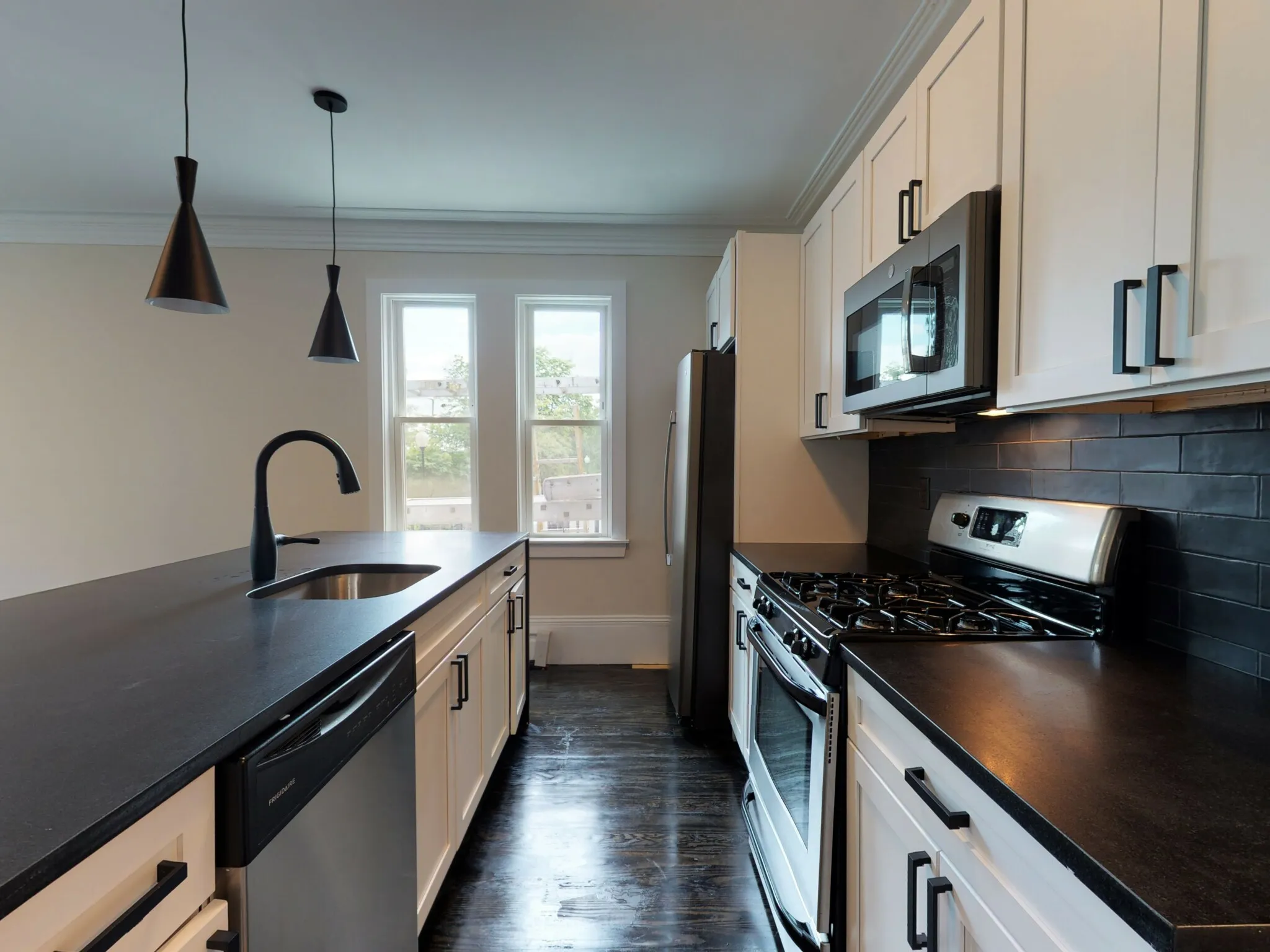 839 Parker St, Mission Hill