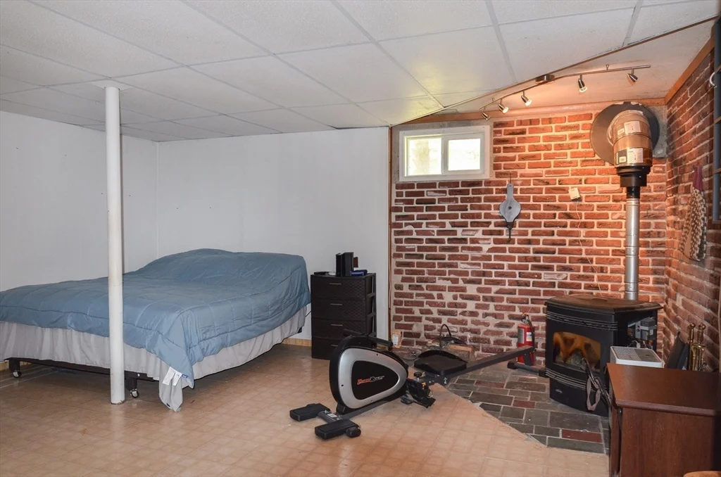 52 Stockton St, Boylston