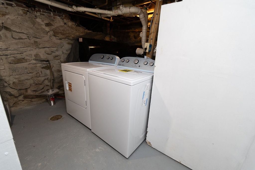 7 Central St, Hudson