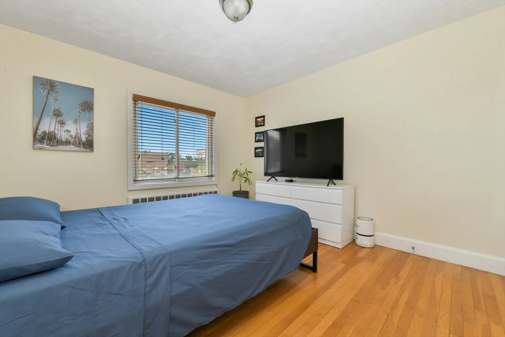 4635 Washington St, Roslindale