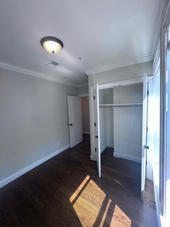 39 W Walnut Park, Roxbury