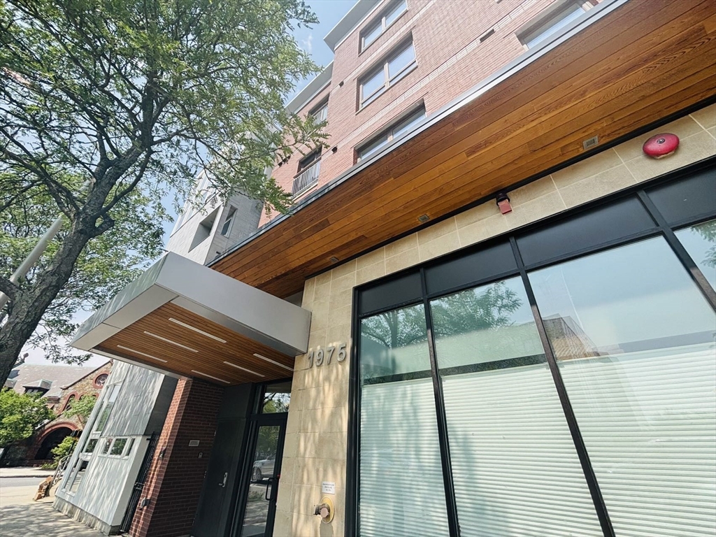 1975 Massachusetts Ave, North Cambridge