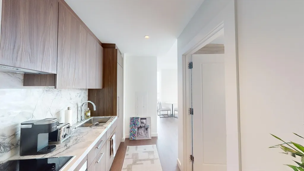 430 Stuart St, Back Bay