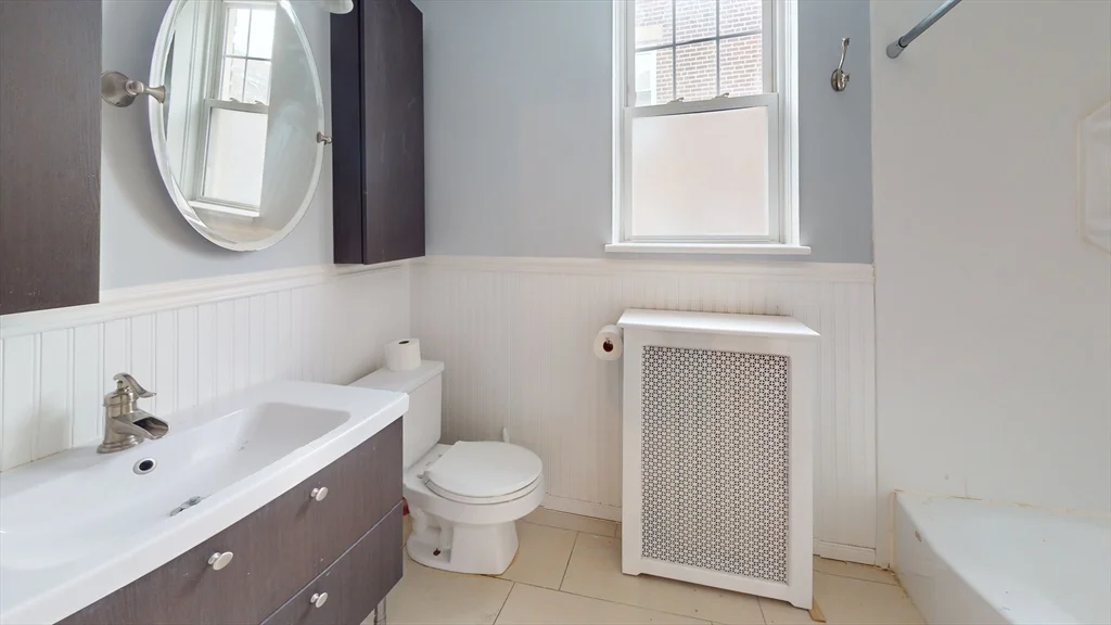 79 Thatcher St, Coolidge Corner