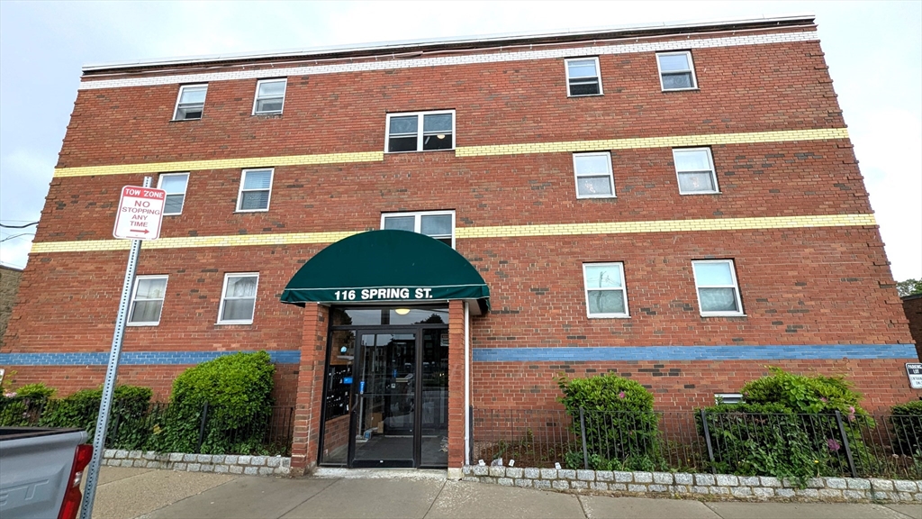 116 Spring St, West Roxbury