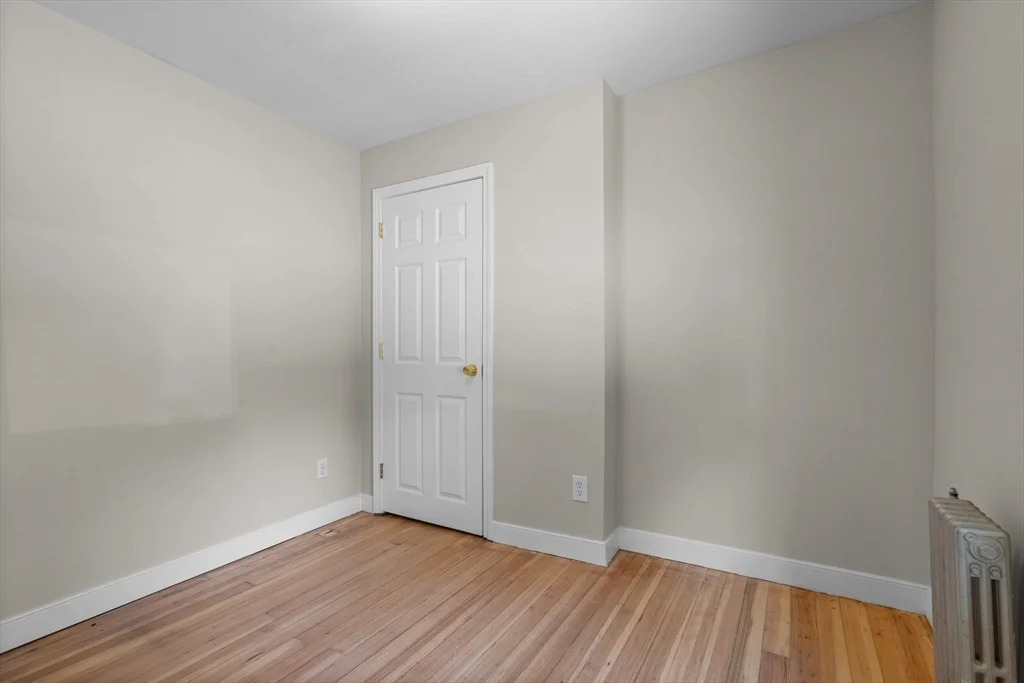 144 Waverly Rd, North Andover